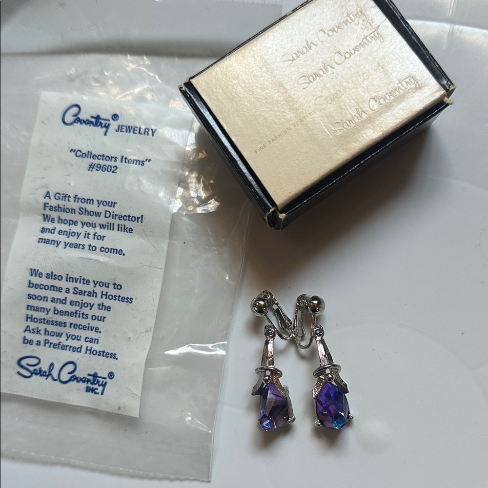 SARAH COVENTRY “COLLECTORS ITEMS”#9602 Silver and Crystal Earrings